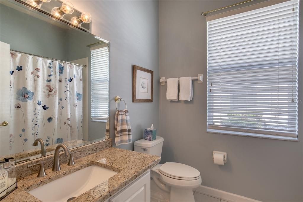 Activo con contrato: $340,000 (3 camas, 2 baños, 1684 Pies cuadrados)