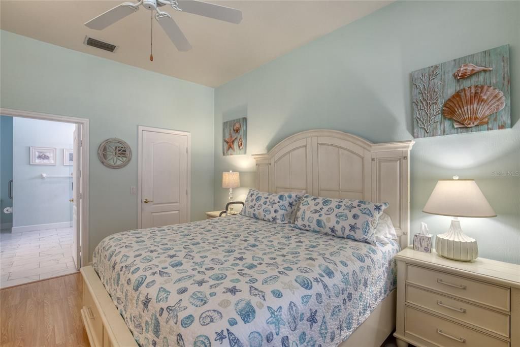 Activo con contrato: $340,000 (3 camas, 2 baños, 1684 Pies cuadrados)