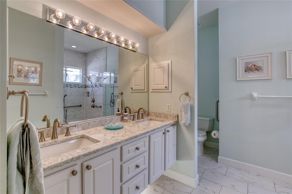 Activo con contrato: $340,000 (3 camas, 2 baños, 1684 Pies cuadrados)