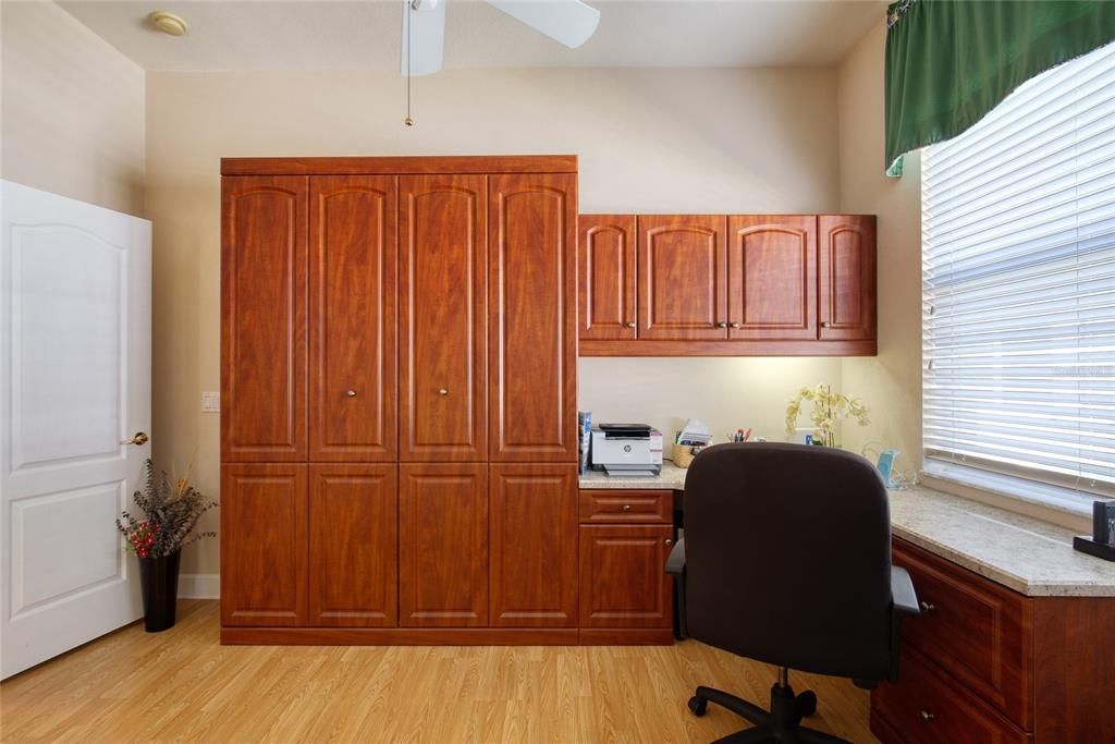 Activo con contrato: $340,000 (3 camas, 2 baños, 1684 Pies cuadrados)