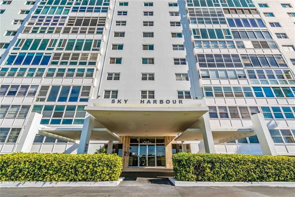 Под контрактом: $170,000 (2 спален, 2 ванн, 1225 Квадратных фут)