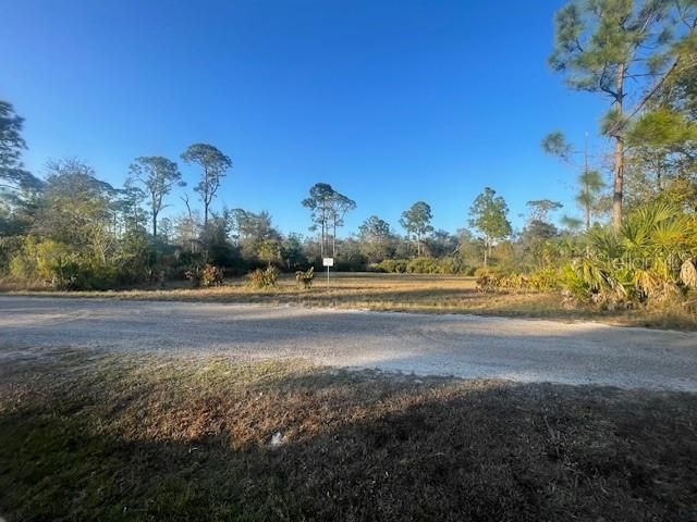 待售: $149,900 (0.26 acres)