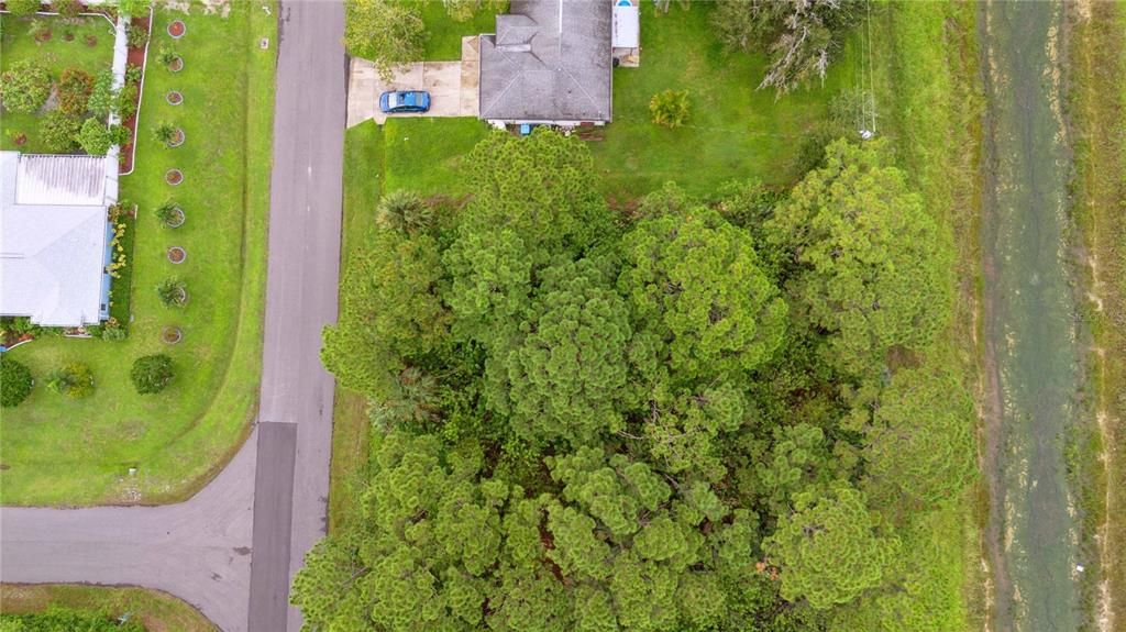 На продажу: $34,500 (0.23 acres)