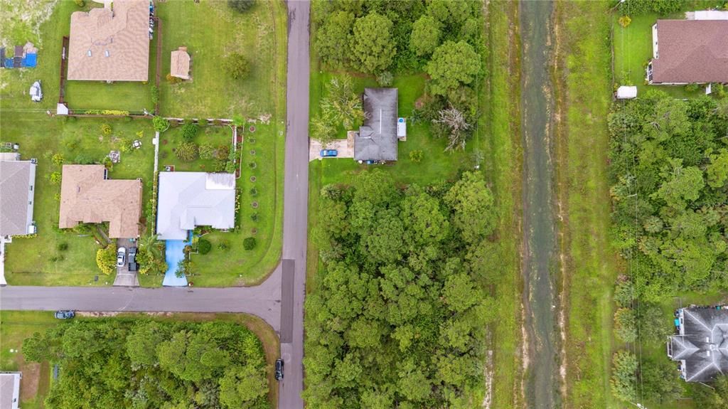 На продажу: $34,500 (0.23 acres)