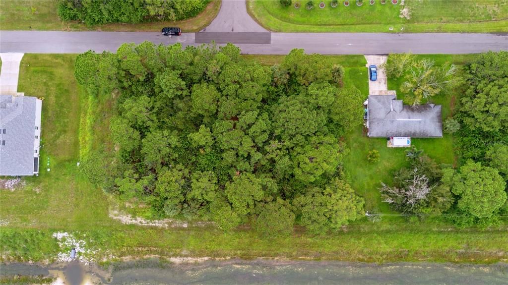 На продажу: $34,500 (0.23 acres)