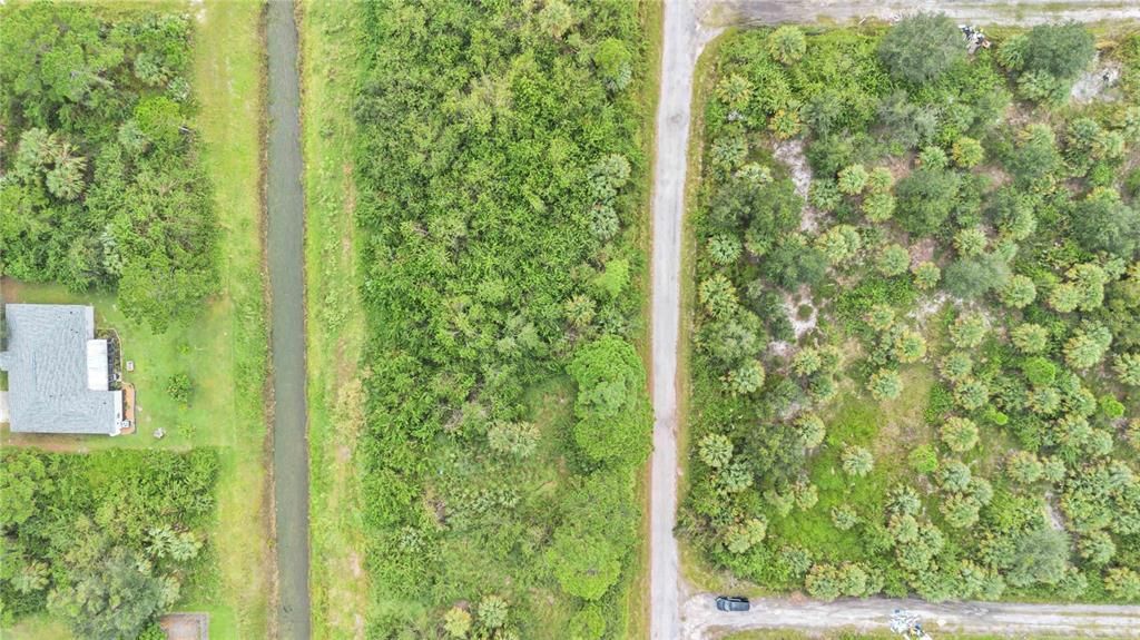 На продажу: $24,900 (0.24 acres)