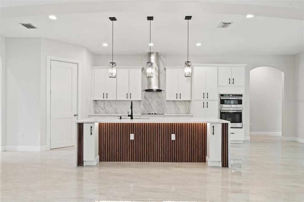 For Sale: $1,595,000 (5 beds, 4 baths, 4005 Square Feet)