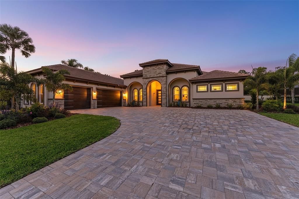 For Sale: $1,595,000 (5 beds, 4 baths, 4005 Square Feet)