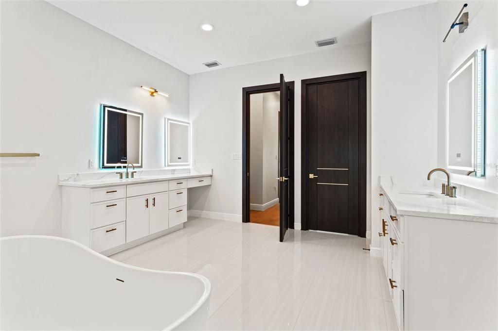 For Sale: $1,595,000 (5 beds, 4 baths, 4005 Square Feet)