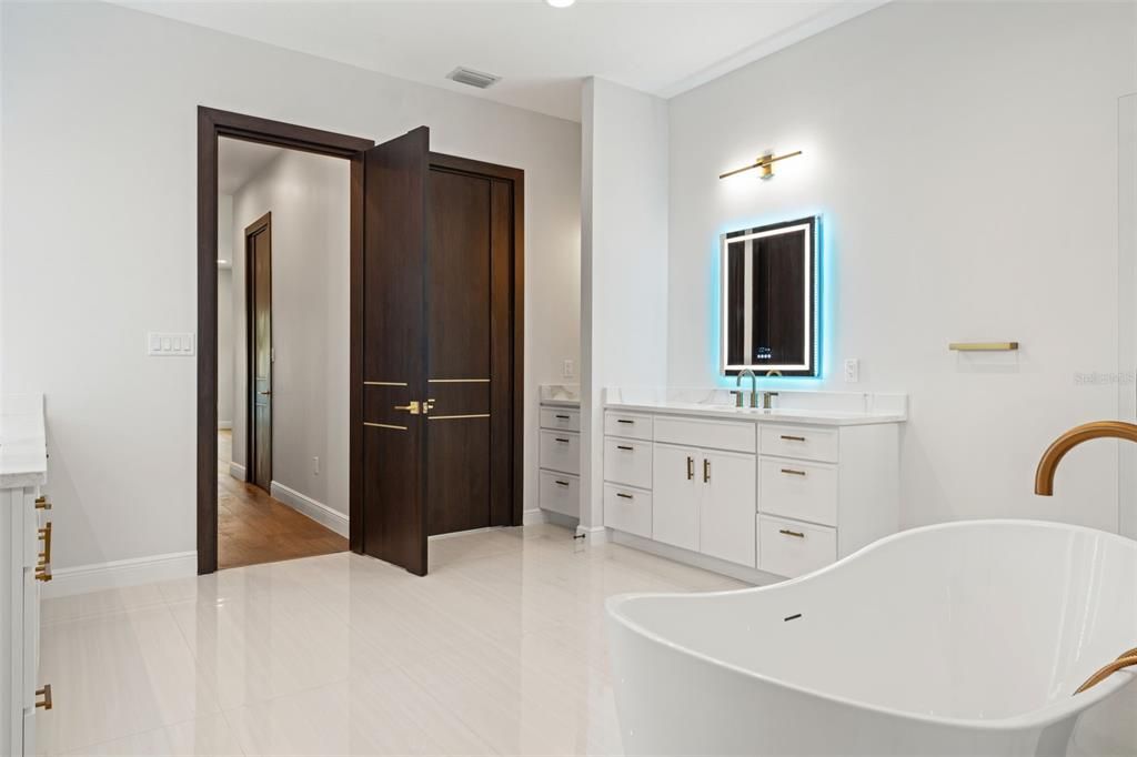 For Sale: $1,595,000 (5 beds, 4 baths, 4005 Square Feet)