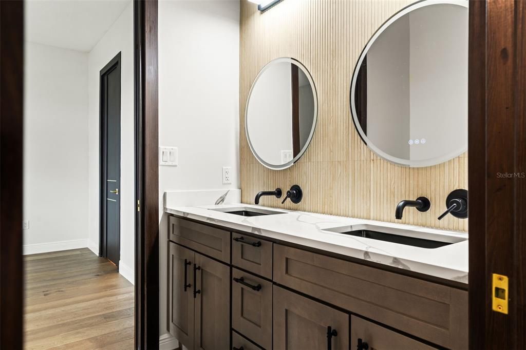 For Sale: $1,595,000 (5 beds, 4 baths, 4005 Square Feet)