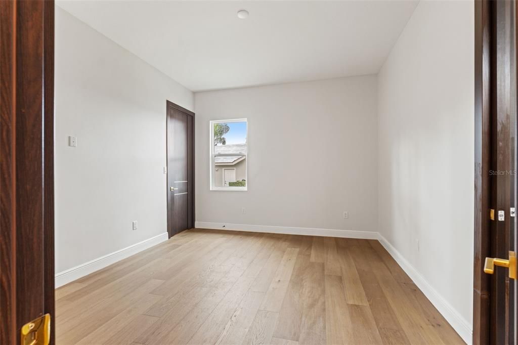 For Sale: $1,595,000 (5 beds, 4 baths, 4005 Square Feet)