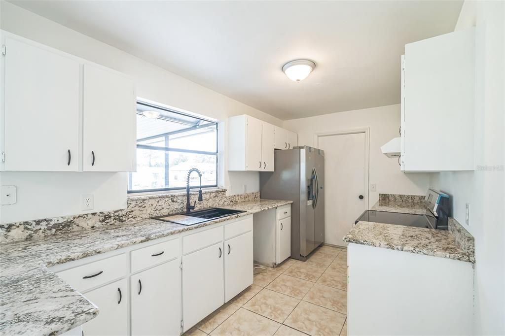 For Rent: $1,875 (3 beds, 2 baths, 1092 Square Feet)