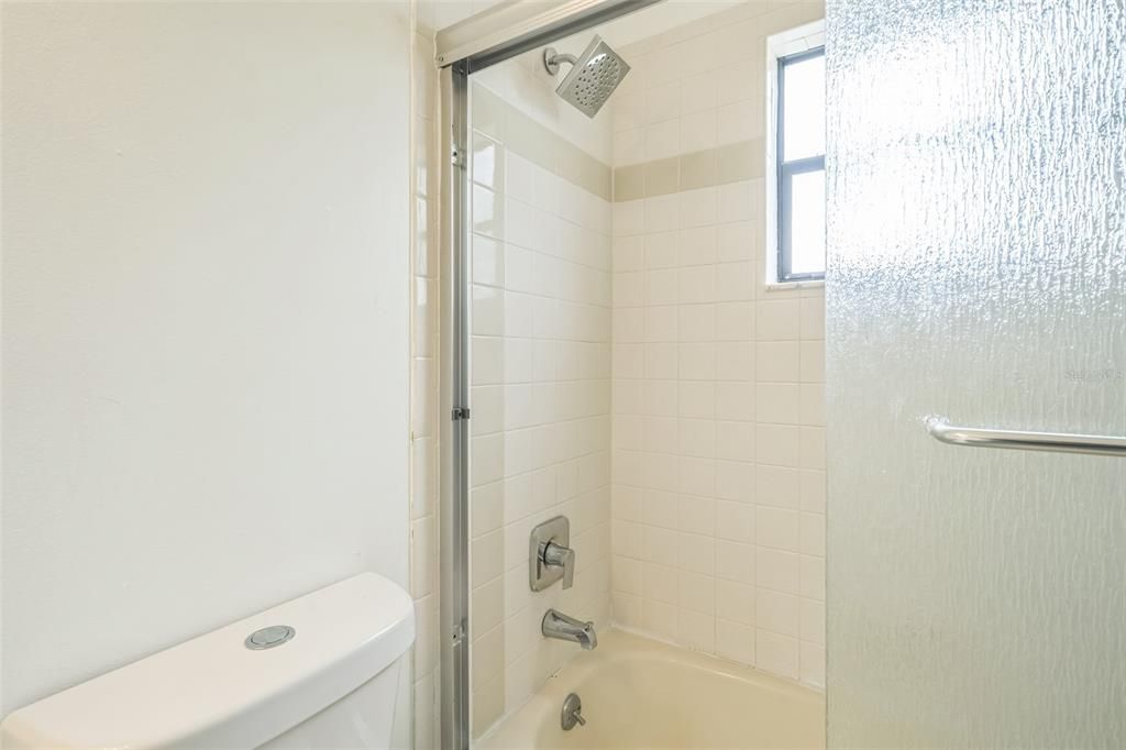 For Rent: $1,875 (3 beds, 2 baths, 1092 Square Feet)