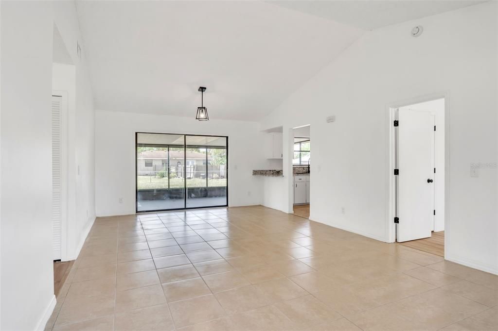 For Rent: $1,875 (3 beds, 2 baths, 1092 Square Feet)