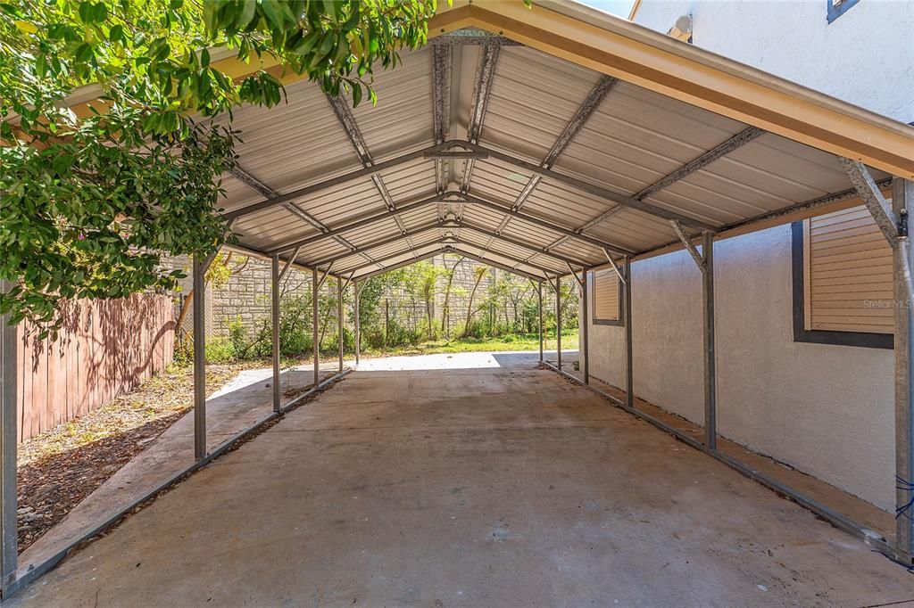 Activo con contrato: $445,000 (5 camas, 3 baños, 3230 Pies cuadrados)