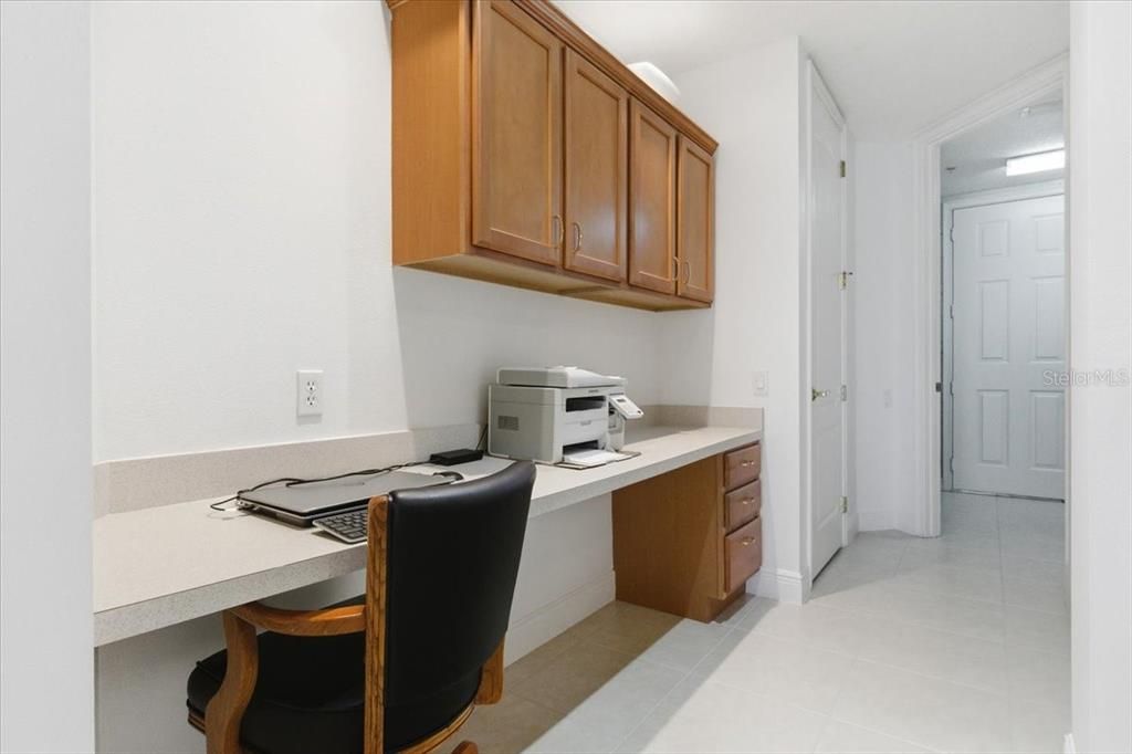For Sale: $589,900 (2 beds, 2 baths, 1983 Square Feet)