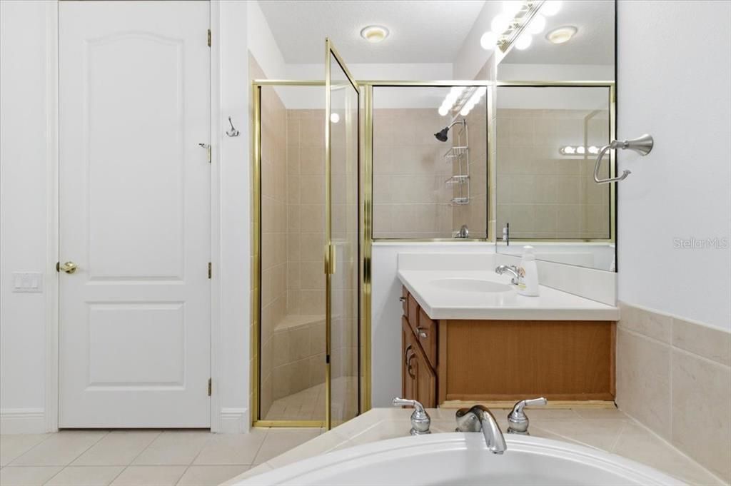For Sale: $589,900 (2 beds, 2 baths, 1983 Square Feet)
