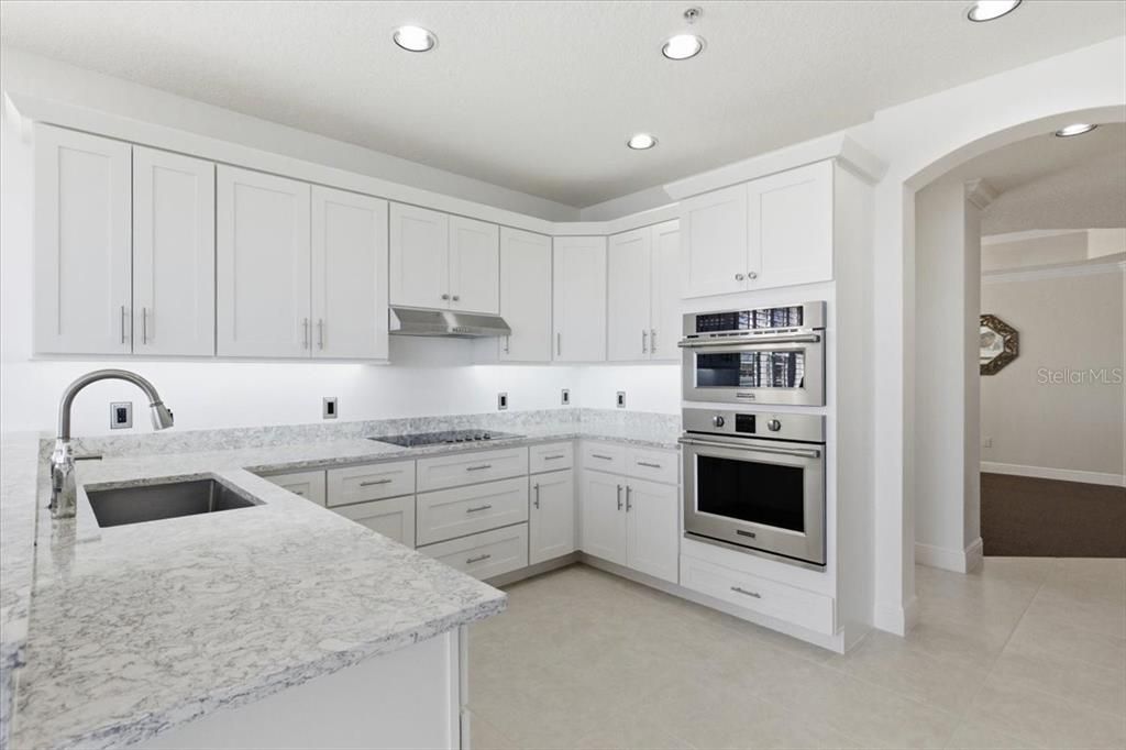 For Sale: $589,900 (2 beds, 2 baths, 1983 Square Feet)