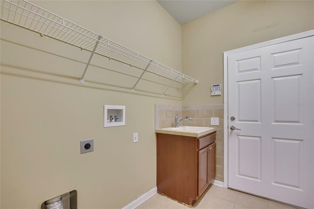 For Sale: $219,000 (2 beds, 2 baths, 1524 Square Feet)