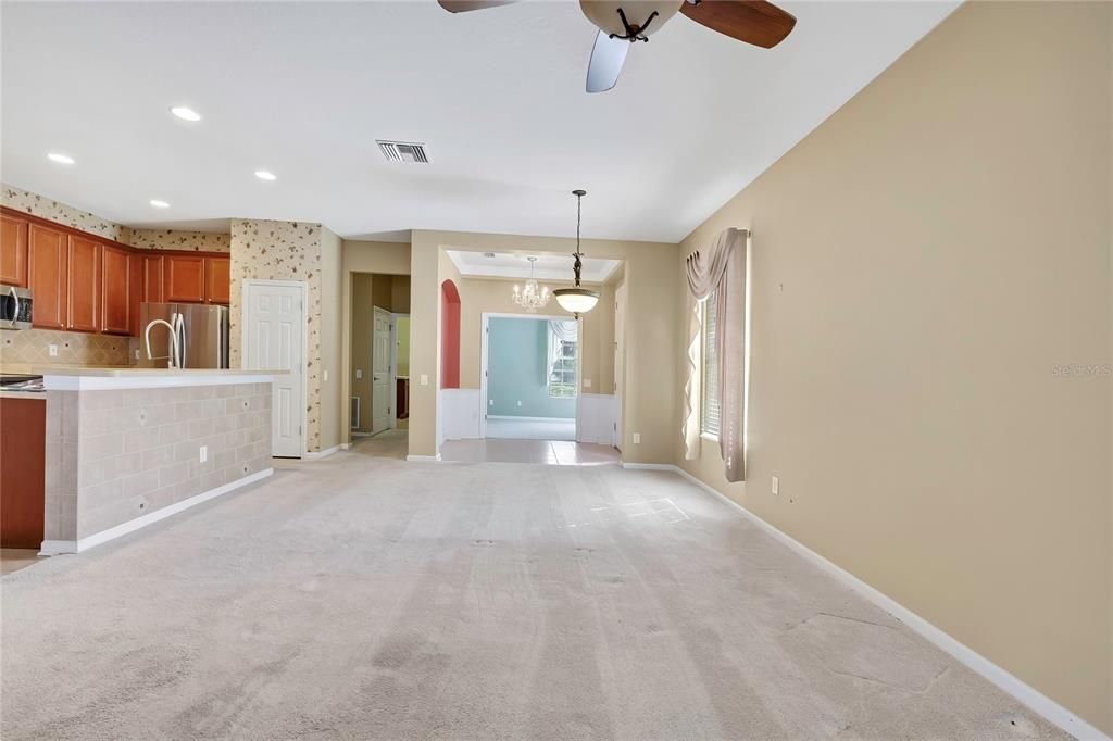 For Sale: $219,000 (2 beds, 2 baths, 1524 Square Feet)