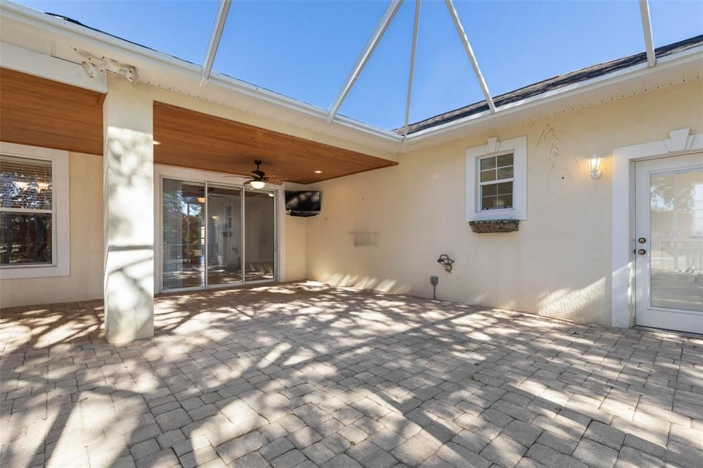 Activo con contrato: $499,990 (3 camas, 2 baños, 2520 Pies cuadrados)