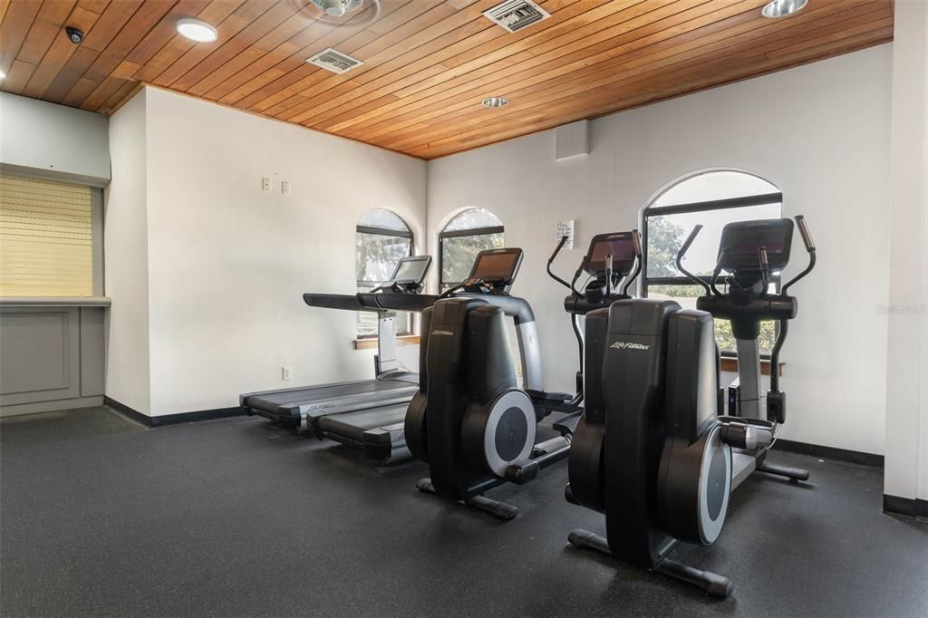Activo con contrato: $499,990 (3 camas, 2 baños, 2520 Pies cuadrados)