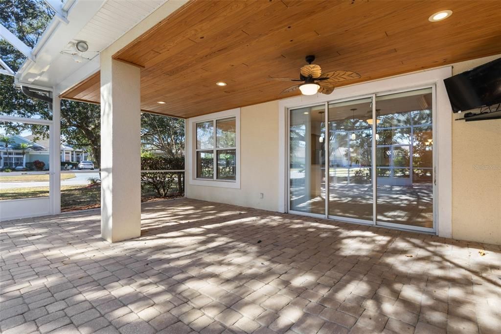 Activo con contrato: $499,990 (3 camas, 2 baños, 2520 Pies cuadrados)