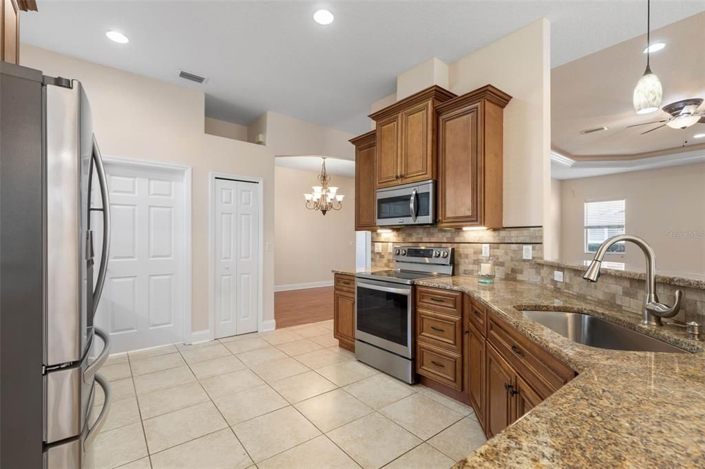 Activo con contrato: $499,990 (3 camas, 2 baños, 2520 Pies cuadrados)