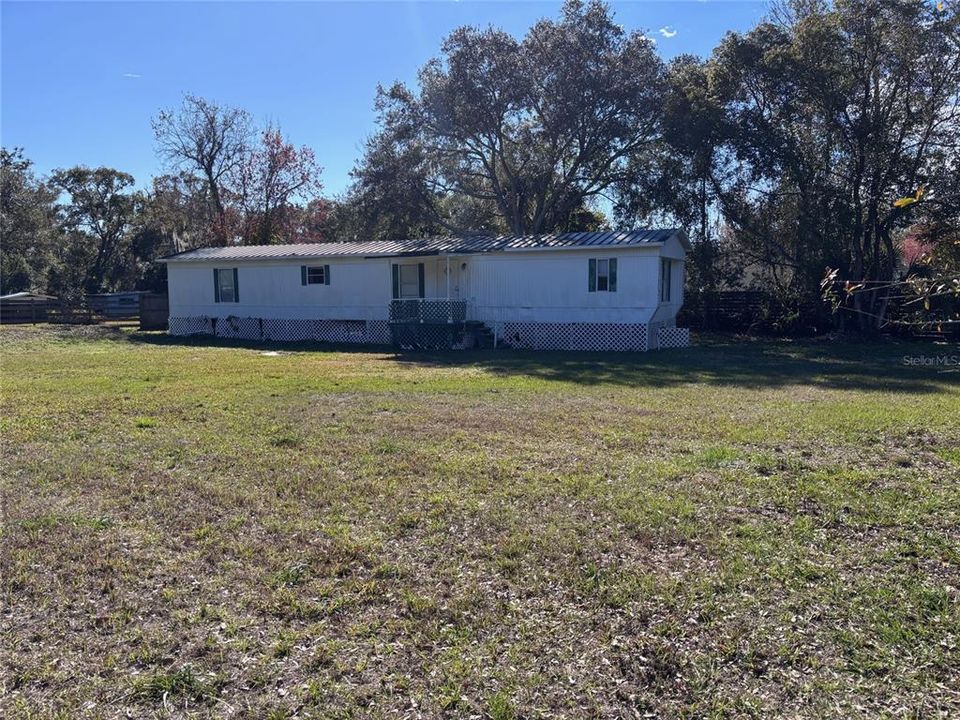 Active With Contract: $139,000 (3 beds, 2 baths, 938 Square Feet)