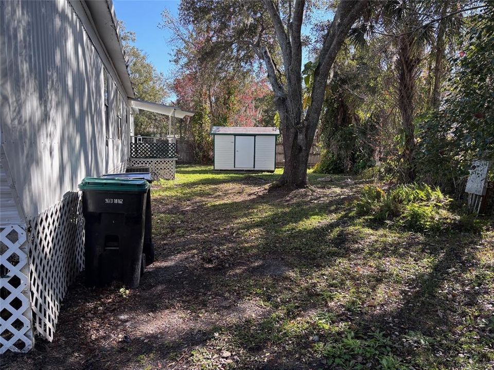Active With Contract: $139,000 (3 beds, 2 baths, 938 Square Feet)