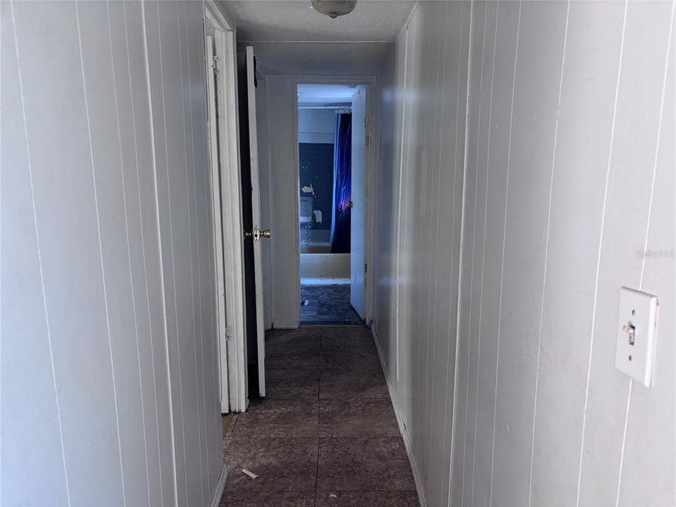 Active With Contract: $139,000 (3 beds, 2 baths, 938 Square Feet)