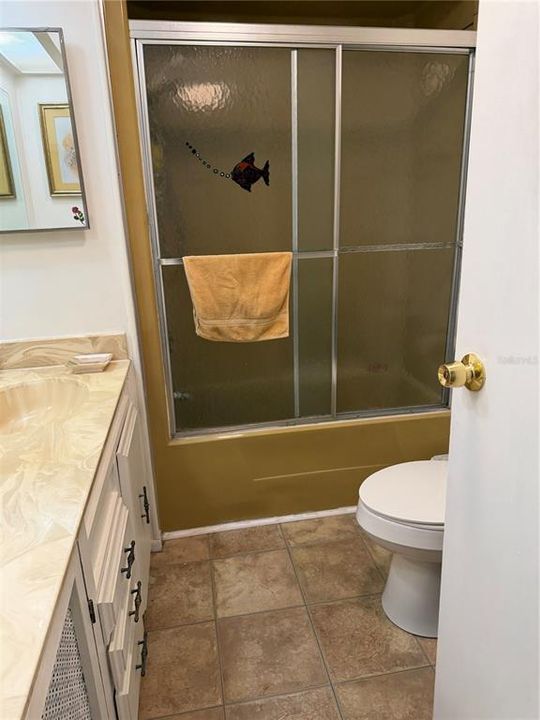 На продажу: $199,500 (2 спален, 2 ванн, 1152 Квадратных фут)