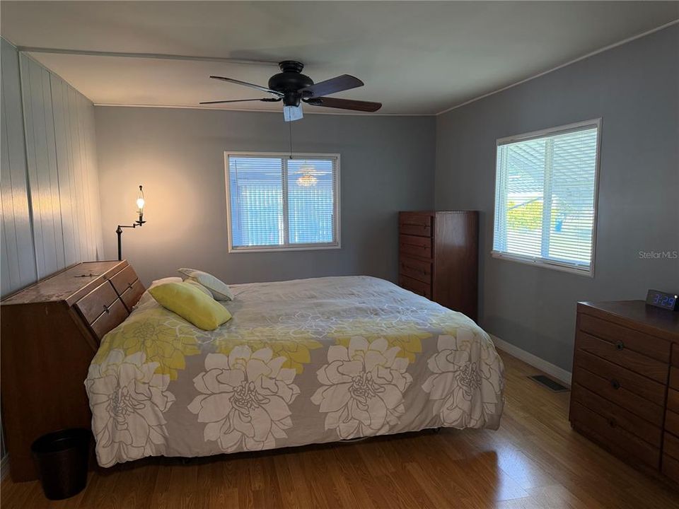 На продажу: $199,500 (2 спален, 2 ванн, 1152 Квадратных фут)