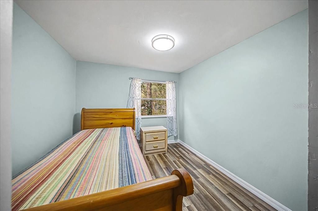 待售: $137,900 (2 贝兹, 1 浴室, 872 平方英尺)