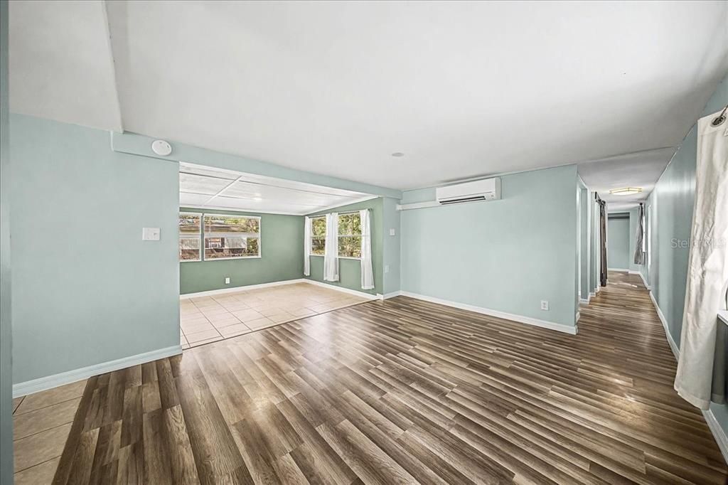 待售: $137,900 (2 贝兹, 1 浴室, 872 平方英尺)