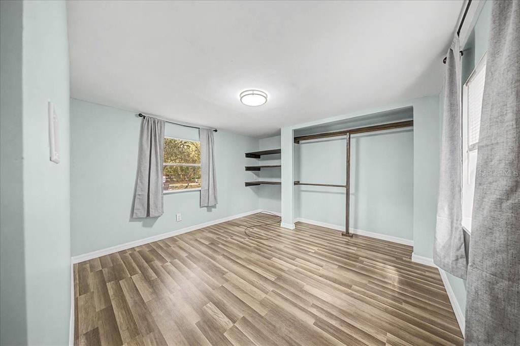 待售: $137,900 (2 贝兹, 1 浴室, 872 平方英尺)