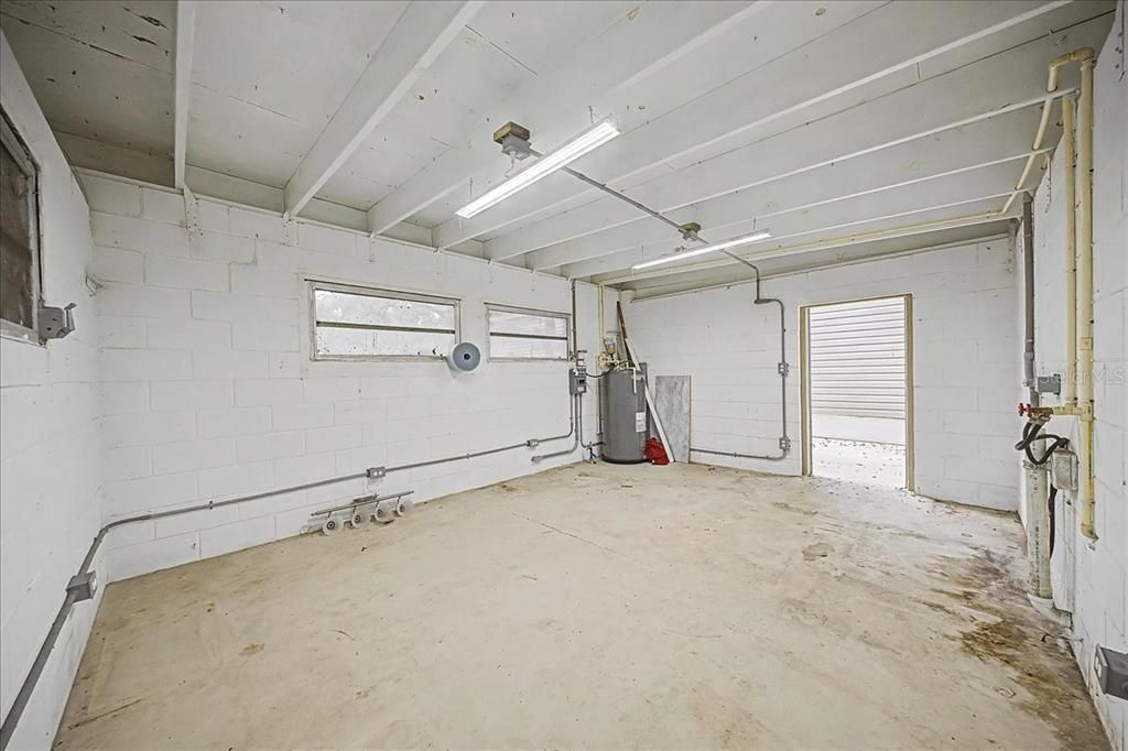 待售: $137,900 (2 贝兹, 1 浴室, 872 平方英尺)