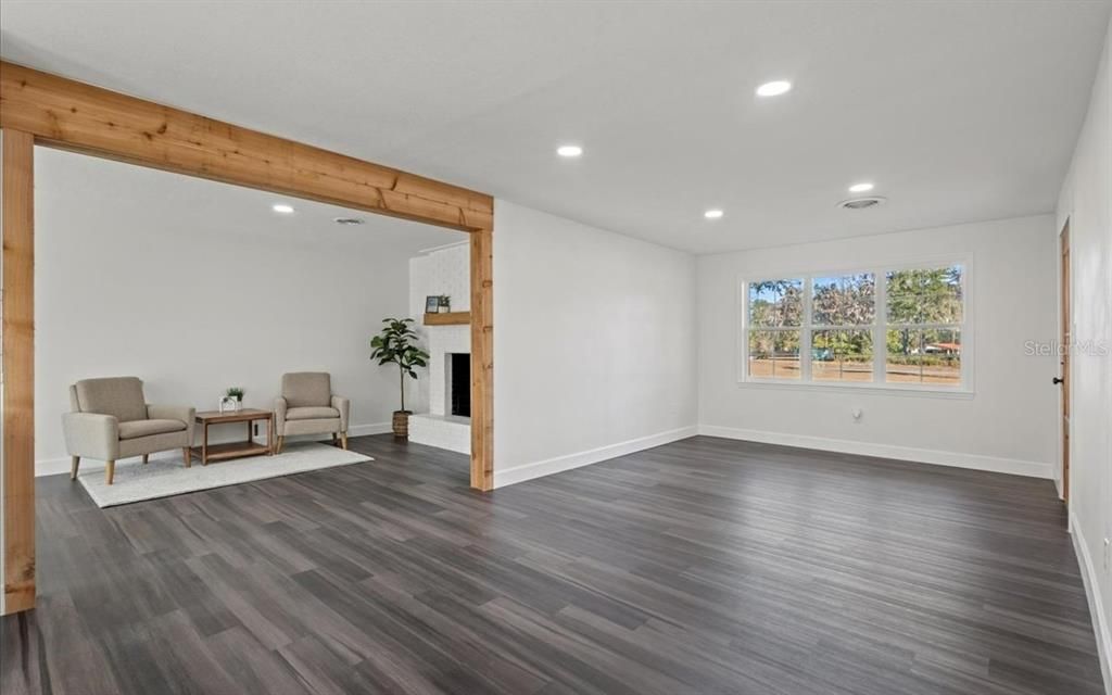 На продажу: $348,000 (3 спален, 2 ванн, 1536 Квадратных фут)
