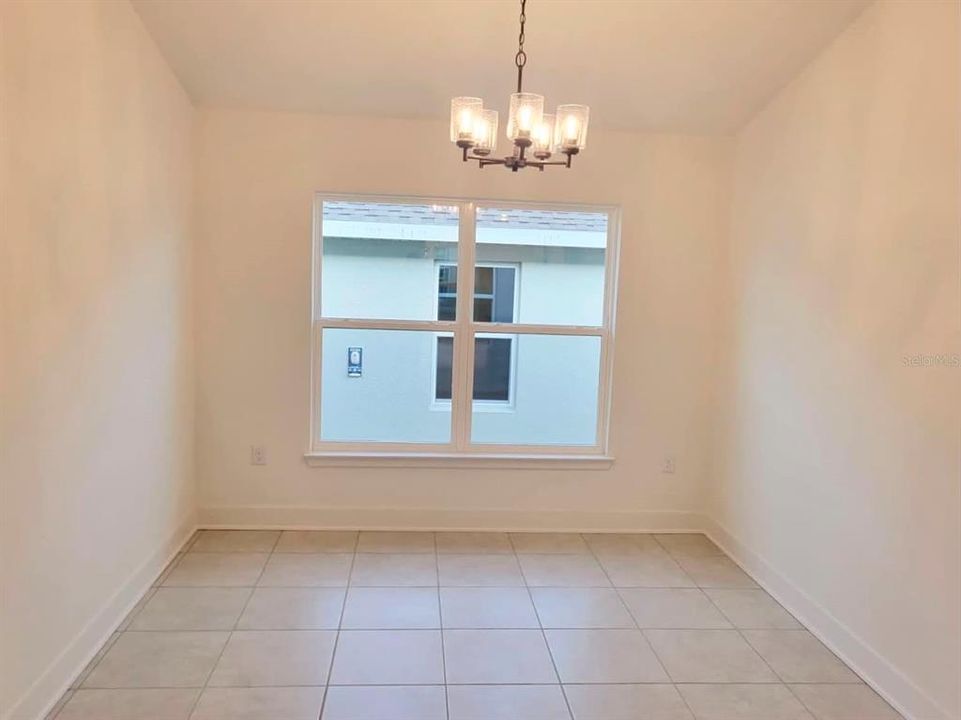 Activo con contrato: $315,000 (4 camas, 2 baños, 1820 Pies cuadrados)