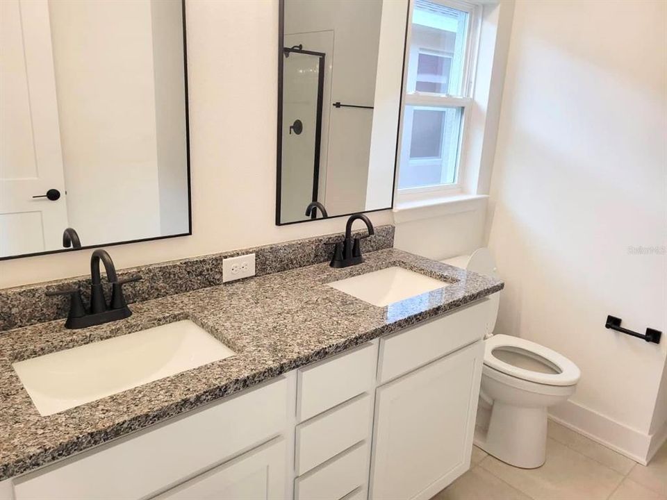 Activo con contrato: $315,000 (4 camas, 2 baños, 1820 Pies cuadrados)