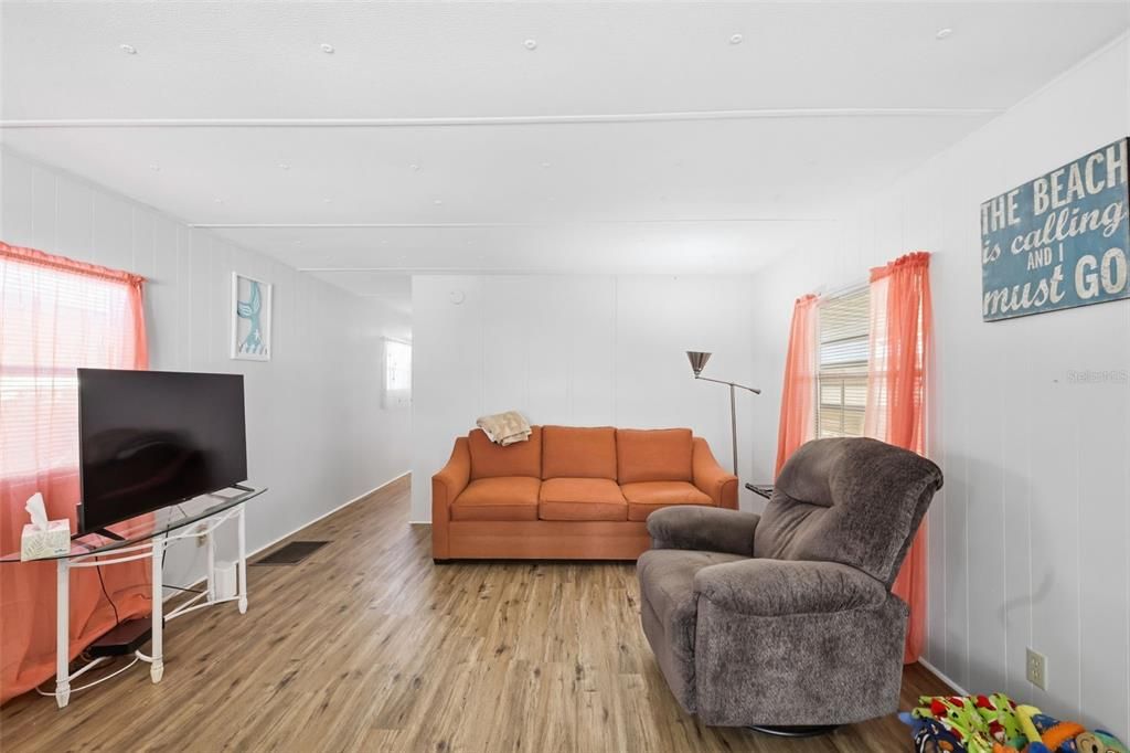 En Venta: $87,500 (2 camas, 1 baños, 880 Pies cuadrados)