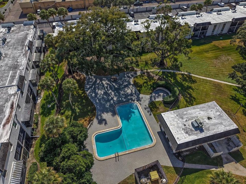 For Sale: $160,000 (2 beds, 1 baths, 1068 Square Feet)
