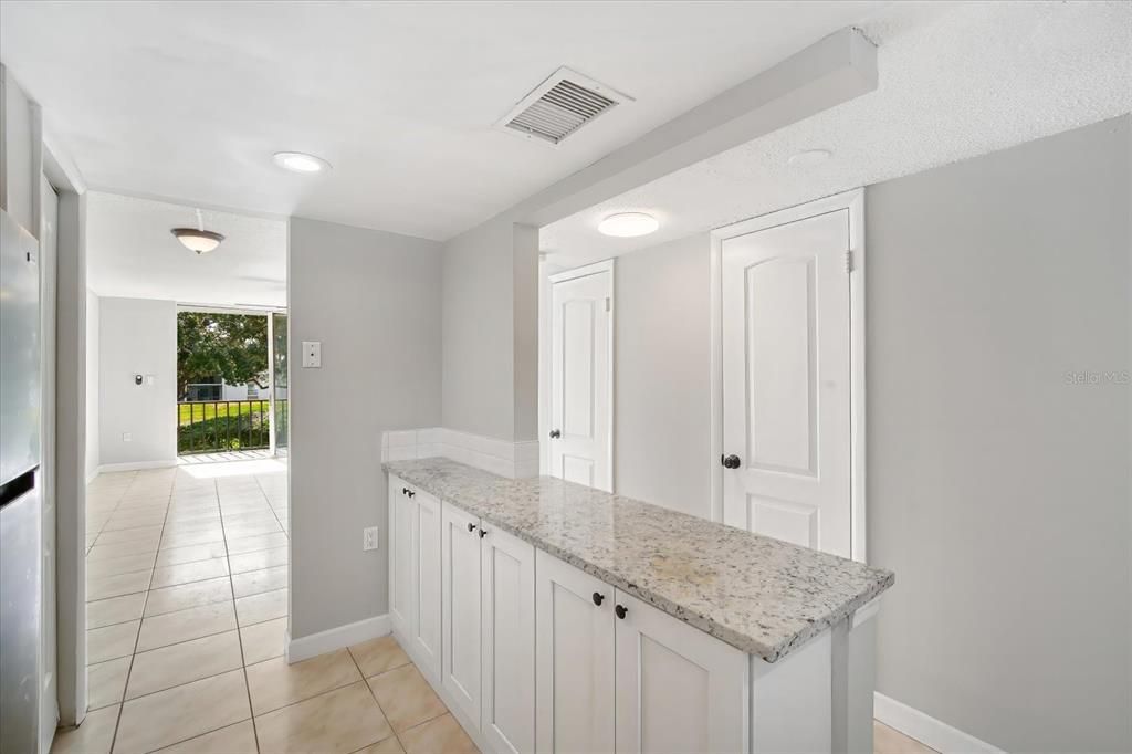For Sale: $160,000 (2 beds, 1 baths, 1068 Square Feet)