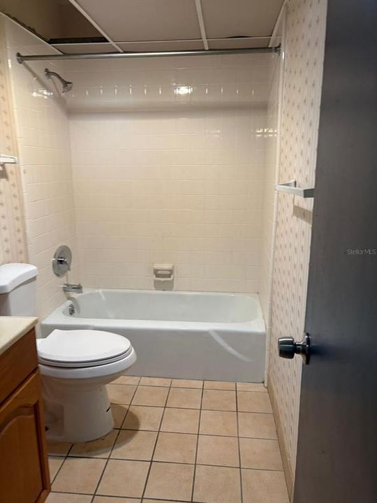 For Sale: $100,000 (2 beds, 2 baths, 1032 Square Feet)