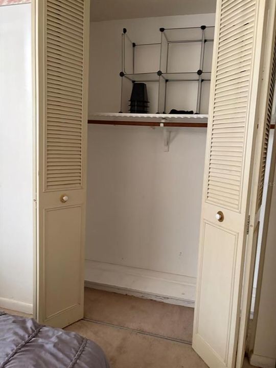 For Sale: $100,000 (2 beds, 2 baths, 1032 Square Feet)