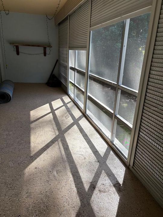 For Sale: $100,000 (2 beds, 2 baths, 1032 Square Feet)