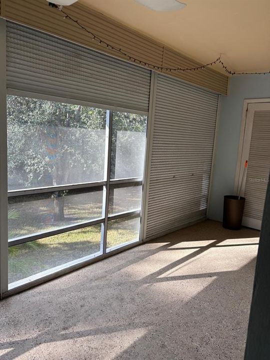 For Sale: $100,000 (2 beds, 2 baths, 1032 Square Feet)