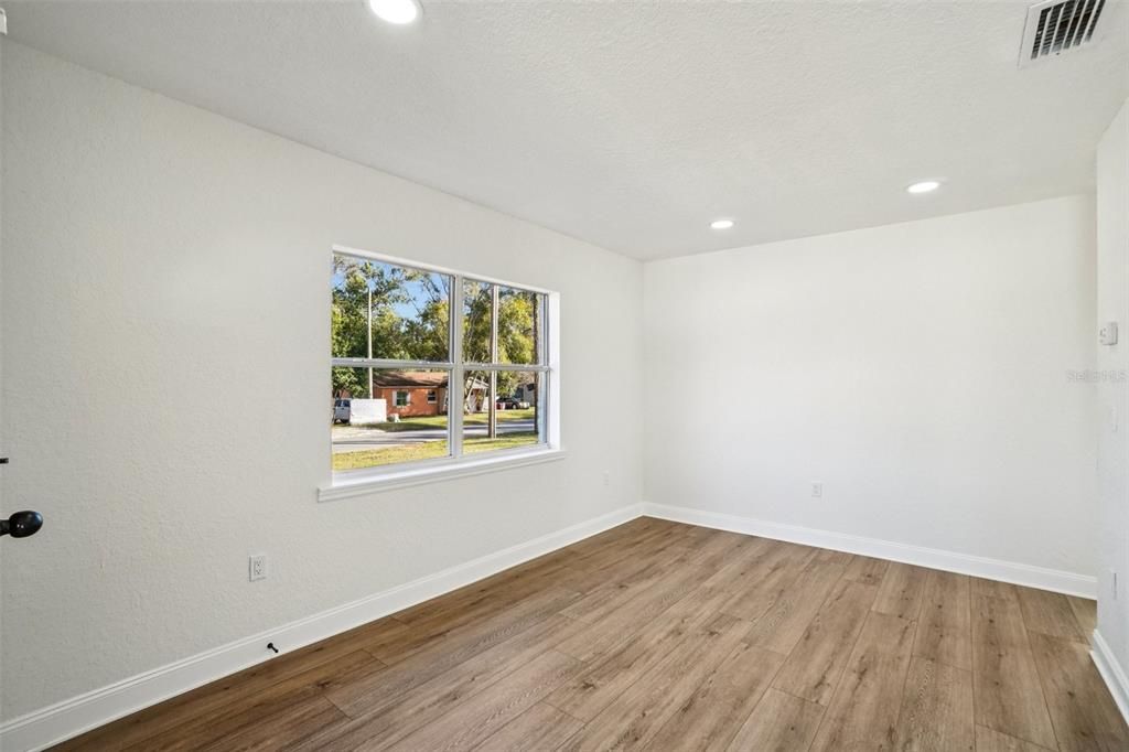 Activo con contrato: $220,000 (2 camas, 1 baños, 862 Pies cuadrados)