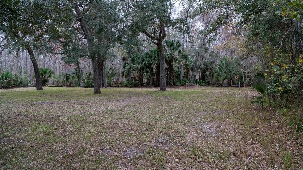 待售: $295,000 (3.25 acres)